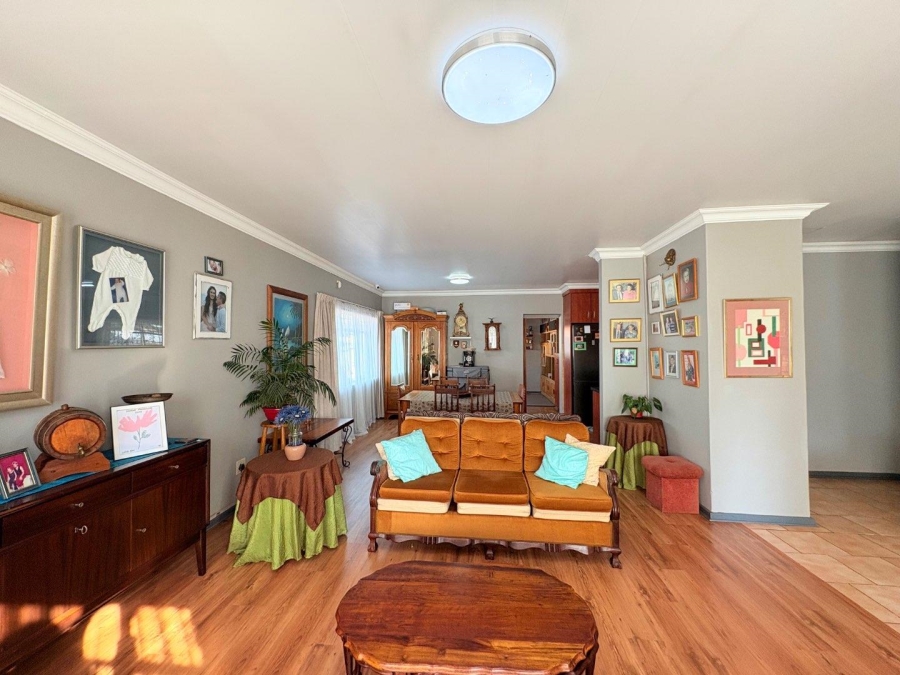 3 Bedroom Property for Sale in Langenhovenpark Free State